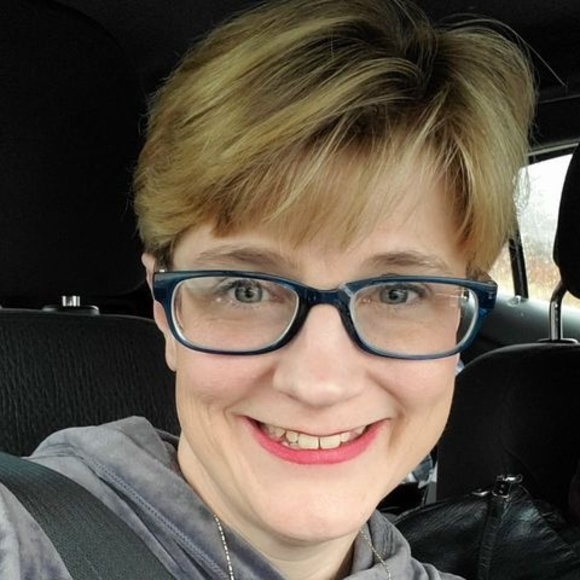 Meet your Posher, Lisa - Picture 1 of 1